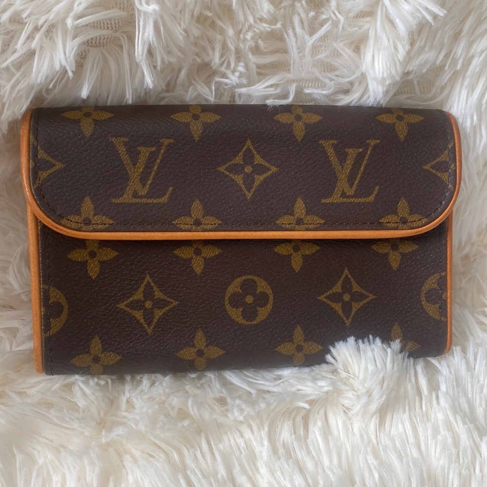 Authentic Louis Vuitton belt bag. Missing belt.